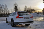 Volvo NEW V90 Cross Country(新型V90クロスカントリー) 海外試乗レポート／竹岡圭