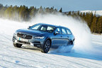 Volvo NEW V90 Cross Country(新型V90クロスカントリー) 海外試乗レポート／竹岡圭