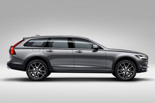 Volvo NEW V90 Cross Country(新型V90クロスカントリー) 海外試乗レポート／竹岡圭