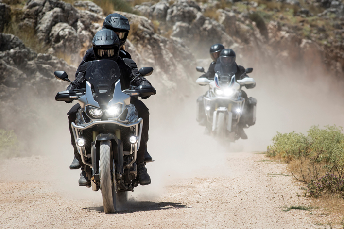 ホンダ デュアルクラッチ搭載で好評のcrf1000l アフリカツインに新色追加 画像ギャラリー No 3 業界先取り 業界ニュース 自動車ニュース22国産車から輸入車まで Mota