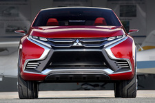 2015年ジュネーブショーで公開されたMITSUBISHI Concept XR-PHEV II