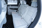 ＜JEEP GRAND CHEROKEE Summit(ジープ グランドチェロキー サミット) ラグーナレザーパッケージ[4WD]＞ジープ グランドチェロキー雪上試乗レポート／藤島知子