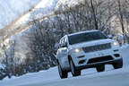 ＜JEEP GRAND CHEROKEE Summit(ジープ グランドチェロキー サミット) ラグーナレザーパッケージ[4WD]＞ジープ グランドチェロキー雪上試乗レポート／藤島知子