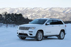 ＜JEEP GRAND CHEROKEE Summit(ジープ グランドチェロキー サミット) ラグーナレザーパッケージ[4WD]＞ジープ グランドチェロキー雪上試乗レポート／藤島知子