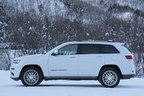 ＜JEEP GRAND CHEROKEE Summit(ジープ グランドチェロキー サミット) ラグーナレザーパッケージ[4WD]＞ジープ グランドチェロキー雪上試乗レポート／藤島知子