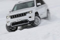 雪上から高速道まで、ジープ グランドチェロキー2017年モデルを思いっきり堪能