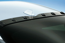 トヨタ新型プリウスPHV（ルーフガーニッシュ）