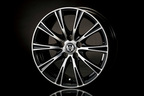 トヨタ新型プリウスPHV（15インチアルミホイール「weds RIZLEY BL」）
