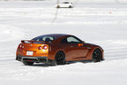 ＜日産 GT-R(4WD／ATTESA E-TS)＞