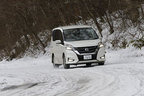 ＜日産 セレナ ハイウェイスター(4WD)＞