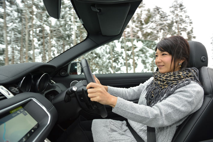 ＜RANGE ROVER EVOQUE CONVERTIBLE (レンジローバー イヴォーク コンバーチブル)＞ジャガー・ランドローバー・レンジローバー 雪上試乗 in 斑尾高原／レポート：今井優杏