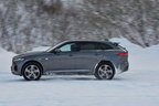 ＜ジャガー F-PACE(エフ・ペイス)＞ジャガー・ランドローバー・レンジローバー 雪上試乗 in 斑尾高原／レポート：今井優杏