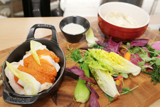 良質タンパク質の森林鶏むね肉ロースト リンゴ味噌ソース添え/2,200円