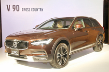 ボルボ 新型V90クロスカントリー