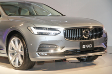 ボルボ 新型S90
