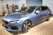 ボルボ 新型V90