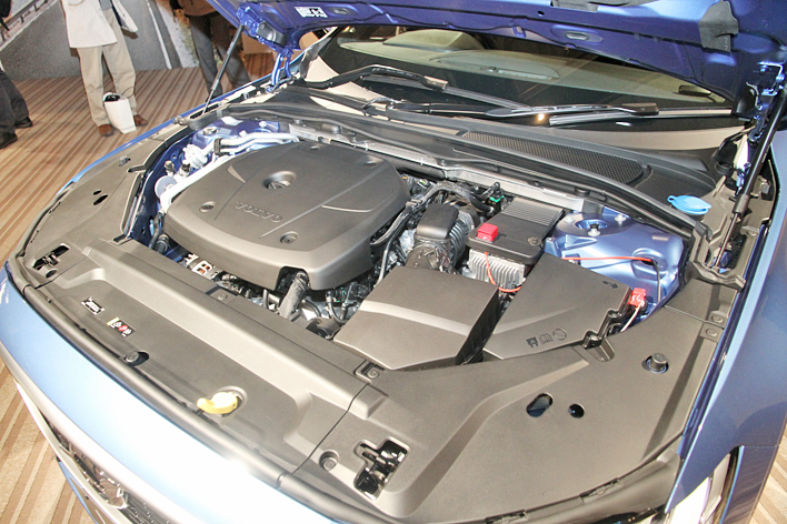 ボルボ 新型V90