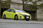 ＜トヨタ 新型 プリウスPHV S”ナビパッケージ”[FF／ボディカラー：サーモテクトライムグリーン]＞トヨタ 新型プリウスPHV 試乗レポート／五味康隆
