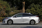 ＜トヨタ 新型 プリウスPHV S”ナビパッケージ”[FF／ボディカラー：シルバーメタリック]＞トヨタ 新型プリウスPHV 試乗レポート／五味康隆