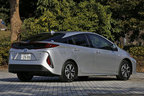 ＜トヨタ 新型 プリウスPHV S”ナビパッケージ”[FF／ボディカラー：シルバーメタリック]＞トヨタ 新型プリウスPHV 試乗レポート／五味康隆
