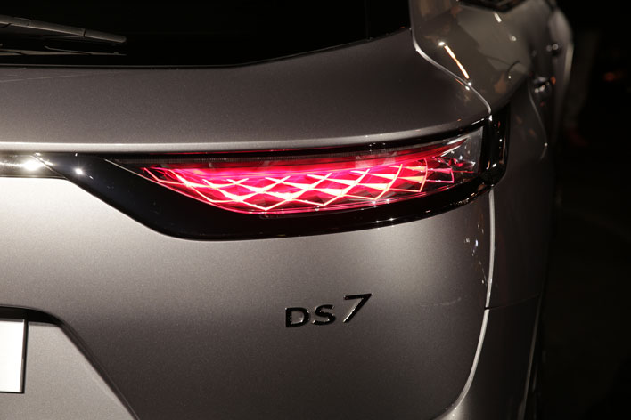 ＜「DS 7 クロスバック」のファースト・ロット限定仕様”ラ・プルミエール”＞