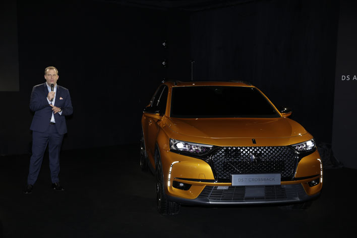 ＜フランス・パリで2017年2月28日に世界初公開された「DS 7 CROSSBACK」発表会の模様＞