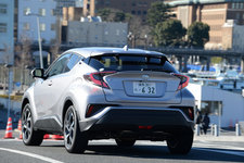 トヨタ C-HR ターボ