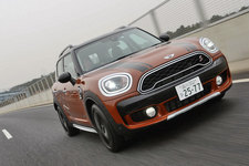 ＜NEW MINI CROSSOVER「Cooper SD Crossover ALL4」[ボディカラー：チェスナット・ブラウン・ソリッド]＞新型ミニ クロスオーバー(2代目) 試乗レポート／藤島知子