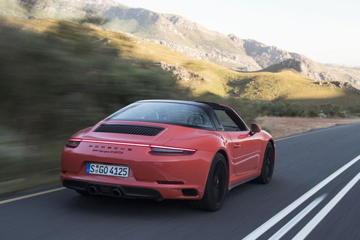 ポルシェ パナメーラ・4 E-ハイブリッド／911カレラGTS 海外試乗レポート／大谷達也