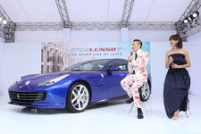 フェラーリ GTC4ルッソT 発表会にて、伊勢谷友介さんとクリス-ウェブ佳子さんのトークショー