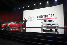 トヨタ 新型カムリとカムリハイブリッド