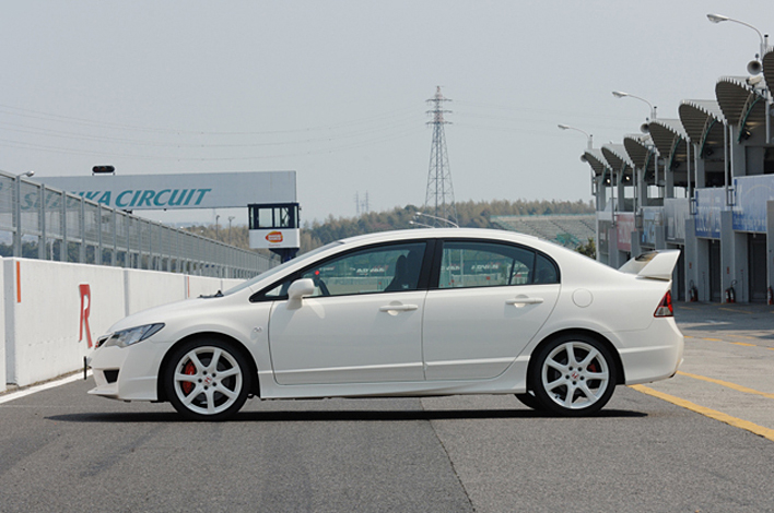 3代目シビックタイプR（2007年／メーカー希望小売価格：283万5000円）