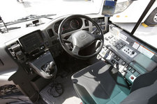 ＜JR夜行高速バス ドリーム号 ”DREAM Relier”(ドリーム ルリエ)＞[Photo：小林岳夫]