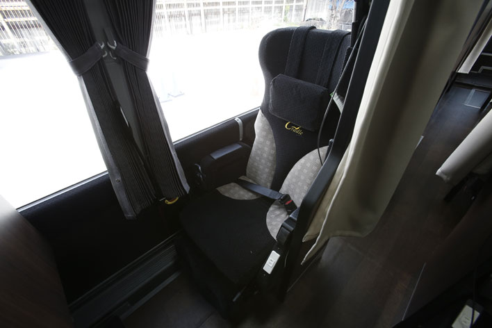 ＜JR夜行高速バス ドリーム号 ”DREAM Relier”(ドリーム ルリエ)　Advance Class(アドバンスクラス)＞[Photo：小林岳夫]