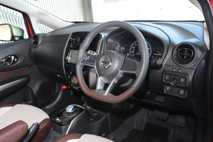 ノート e-POWER モード・プレミア