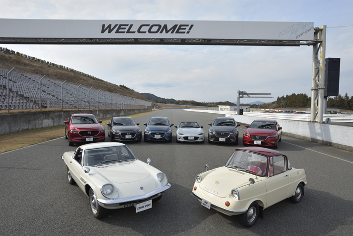 コスモスポーツ＆R360クーペ レストア車両試乗レポート。1960年代の名車を贅沢比較【マツダ体験会レポートNo.1】