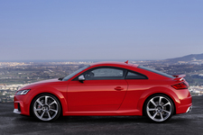 アウディ　新型TT RS クーペ