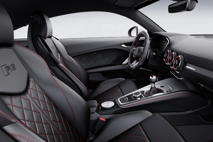 アウディ 新型TT RS クーペ