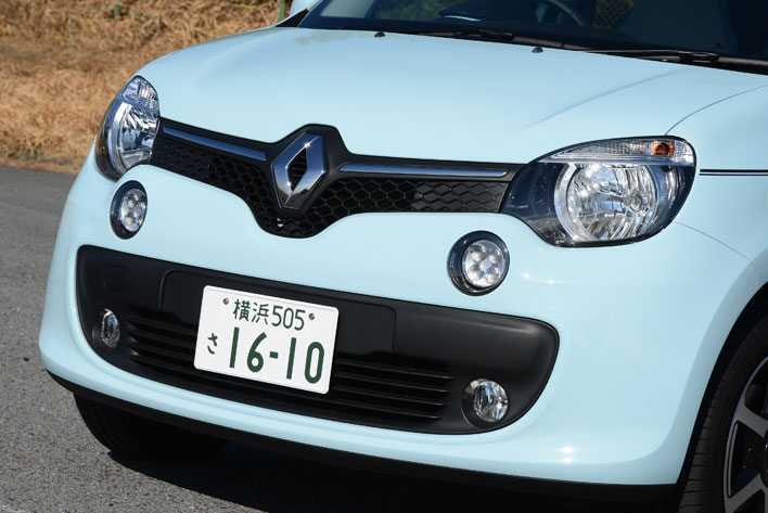 ＜RENAULT TWINGO INTENS(ルノー トゥインゴ インテンス／0.9リッターターボ／6速EDC)＞