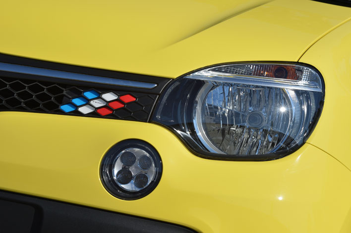 ＜RENAULT TWINGO ZEN(ルノー トゥインゴ ゼン／1リッターノンターボ・5速MT)＞