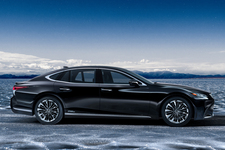 レクサス 新型LS500h（ハイブリッド車）