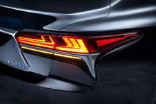 レクサス 新型LS500h（ハイブリッド車）