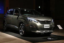 プジョー 新型5008（日本初披露）