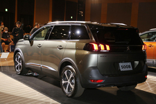 プジョー 新型5008（日本初披露）