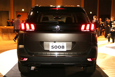 プジョー 新型5008(日本初披露)