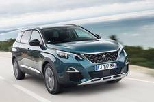 プジョー 新型5008(メーカー画像)