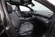 プジョー 新型5008(メーカー画像)