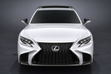 レクサス 新型LS500“F SPORT”