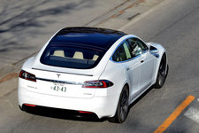 TESLA MODEL S P100D[4WD]　試乗レポート／国沢光宏