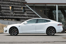 TESLA MODEL S P100D[4WD]　試乗レポート／国沢光宏
